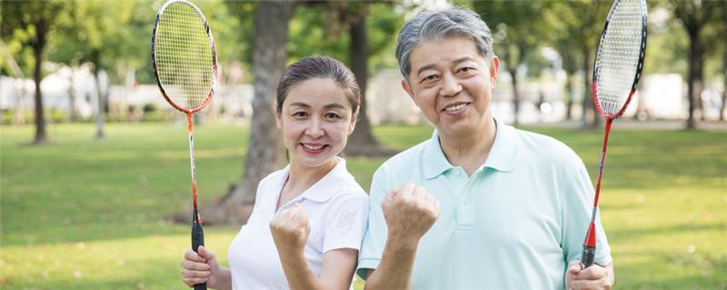 哪些人不适合打羽毛球（打羽毛球好不好）