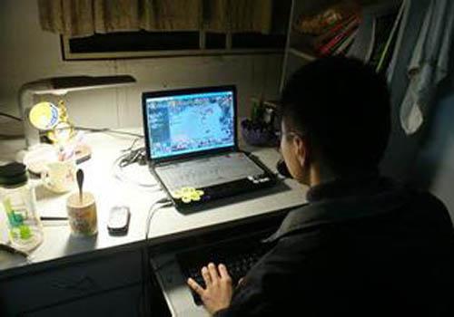 通宵玩电脑的危害（每天通宵打游戏的危害）