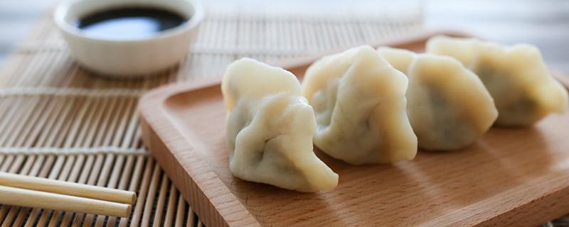 冬至吃饺子还是立冬吃饺子（冬至吃饺子还是立冬吃饺子 知乎）