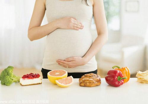 孕妇不能吃哪些食物 孕妇不能吃哪些食物和水果表格图