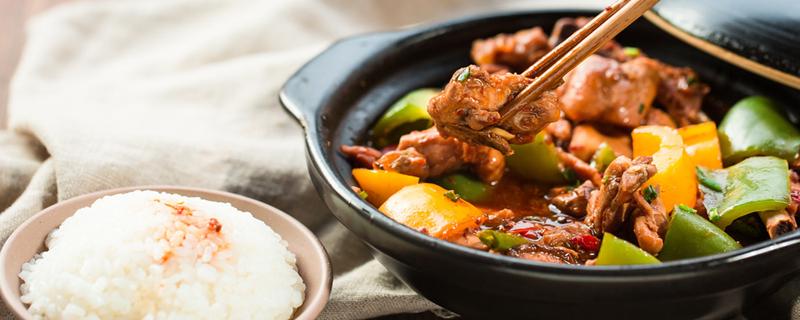 隔夜饭菜用微波炉加热对身体有害吗(微波炉加热的饭菜对身体有害吗)