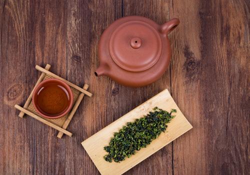 喝什么茶有助于睡眠（老年人喝什么茶有助于睡眠）