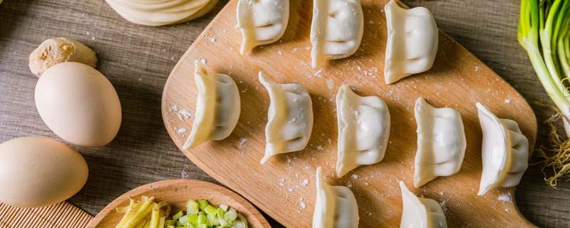 速冻饺子粘在一起了怎么分开 速冻饺子粘在一起了怎么煮