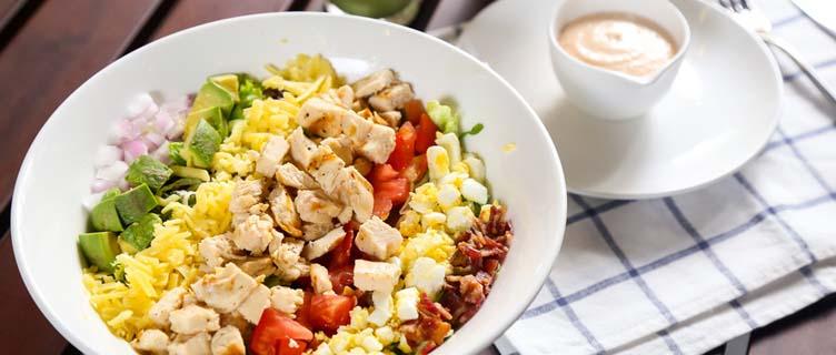 鸡胸肉吃多了的危害（鸡胸肉吃多了会尿酸高吗）