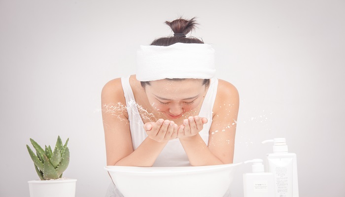 蒸脸器的使用方法 蒸脸和面膜的顺序