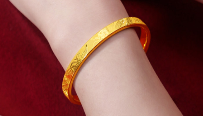 黄金手镯怎样分辨是不是实心 黄金手镯如何分辨实心空心