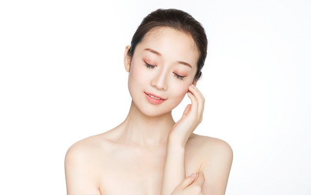 用纯露后需要用爽肤水吗 纯露和爽肤水的功效有什么不同