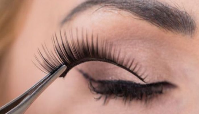 种睫毛多久补一次 种睫毛应该多久补一次