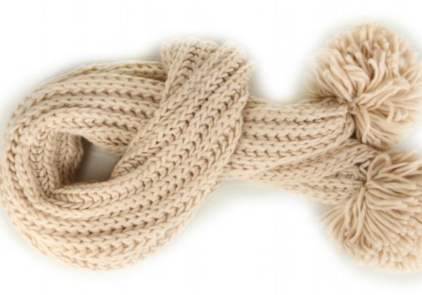 绿色衣服搭什么颜色的围巾  绿色衣服搭配哪种围巾