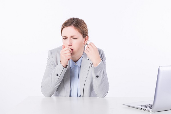 右脸颊长痘的原因是什么 右侧脸颊长痘是什么原因