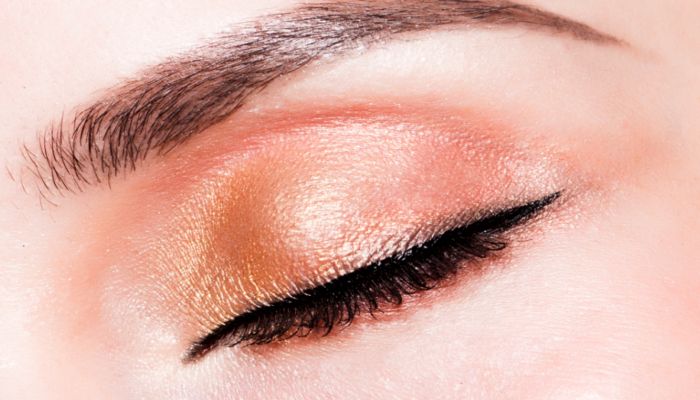眼线笔买黑色还是棕色 黑色和棕色眼线笔哪个更好
