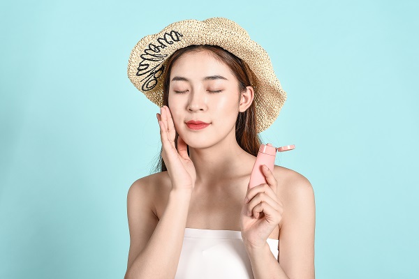 隔离用手还是粉扑 隔离霜能用粉扑吗