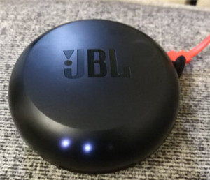 JBL FREE X蓝牙耳机的指示灯