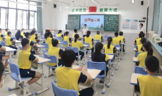 草色遥看近却无的前一句 前一句是天街小雨润如酥