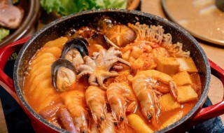 家常海鲜煲 海鲜菇豆腐煲的烹饪技巧