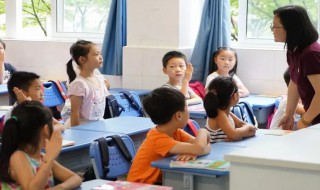 霜叶红于二月花的红于是什么意思 霜叶红于二月花的红于意思简述