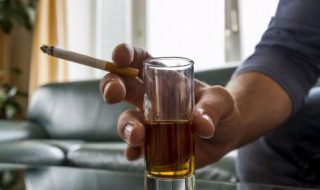 喝酒的句子经典句子 喝酒的句子经典句子有哪些