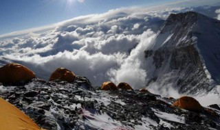 世界上最高的山峰是哪个山峰？ 世界上最高的山峰是什么