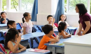 忽然闭口立的立是什么意思 忽然闭口立的立是站立的意思