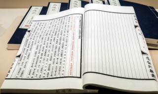 乌鸦和百灵鸟告诉我们什么道理 乌鸦和百灵鸟讲的是什么故事