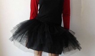 黑色裙子配什么打底袜 黑色连衣裙配什么打底袜好看