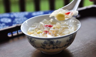 做莲子羹的步骤 做莲子羹的步骤介绍