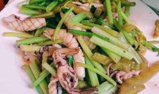 鱿鱼炒芹菜方法 鱿鱼炒芹菜方法介绍