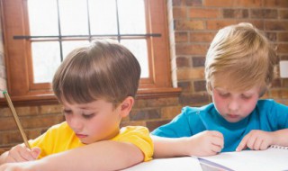 却看妻子愁何在的妻子是什么意思 怎么理解却看妻子愁何在的妻子诗句