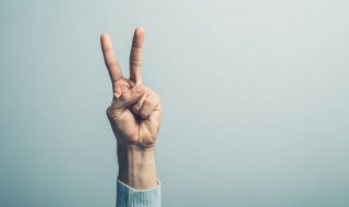 面对困难坚持的句子 面对困难坚持的励志句子