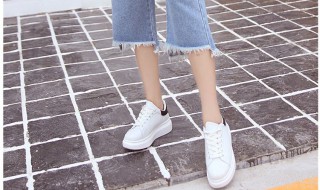 休闲鞋搭配 具体的搭配技巧如下