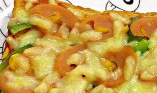 鸡肉吐司披萨如何做 鸡肉吐司披萨的做法介绍