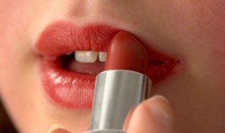 正确涂口红方法 如何正确涂口红