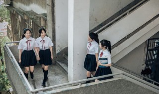 赞美女同学的句子经典语录 赞美女同学的句子经典句子