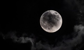 对月亮的描写句子 对月亮的描写句子精选
