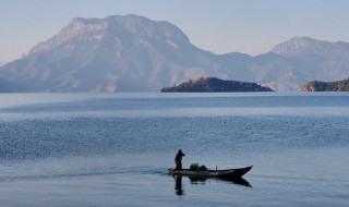 旅游文案湖水 湖水 湖水旅游文案句子