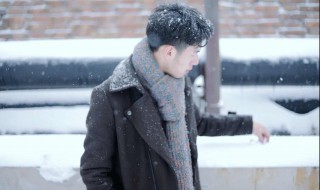 围围巾的帅气方法(如何带围巾最帅)