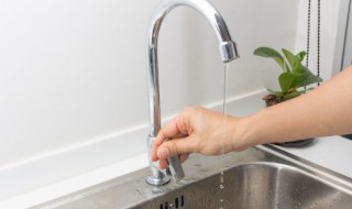 月盈则满水满则溢的意思 月盈则满水满则溢的含义