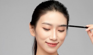 上脸给别人画眉毛技巧 可以直接在脸上画眉毛吗