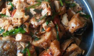 如何做豆腐烧鲢鱼（鲢鱼炖豆腐怎么做好吃）