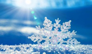 下雪发朋友圈的短句有哪些（下雪发朋友圈的短句有哪些图片）