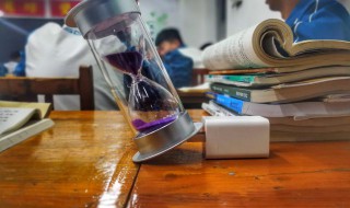 描写读书时间过得快的句子 描写读书时间过得快的句子有哪些