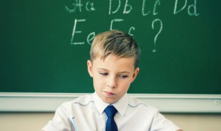 夸小学生积极向上的句子（形容小学生积极向上的句子）