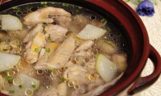 鸡汤煨蔬菜如何做（蔬菜鸡汤的做法）