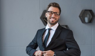 40岁男人冬季穿衣搭配技巧 40岁男人夏天着装搭配技巧