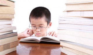 诗歌的鉴赏方法与技巧（诗歌鉴赏小技巧）