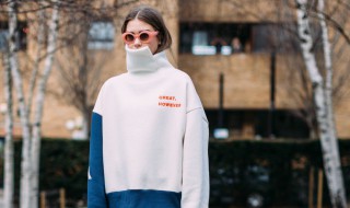 白色长款卫衣怎么搭配 白色长款卫衣的搭配技巧