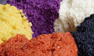 糯米泡了一天一夜还能吃吗（糯米泡了一天一夜还能吃吗有点酸味）