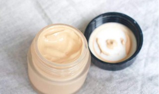 中性皮肤夏季适合什么粉底液 中性皮肤夏季适合什么粉底液呢