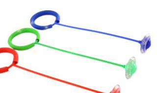 套在脚上转圈的球叫什么（套脚上转圈的球叫什么怎么玩）