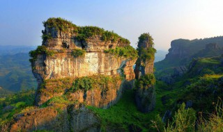 贵州旅游十大景点 贵州旅游十大景点排名千户苗寨